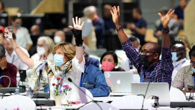 Participants requesting for technical help during voting