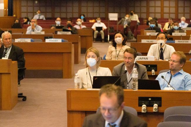 Plenary podium view - OEWG-44/ExMOP-5 - 15Jul2022 - Photo