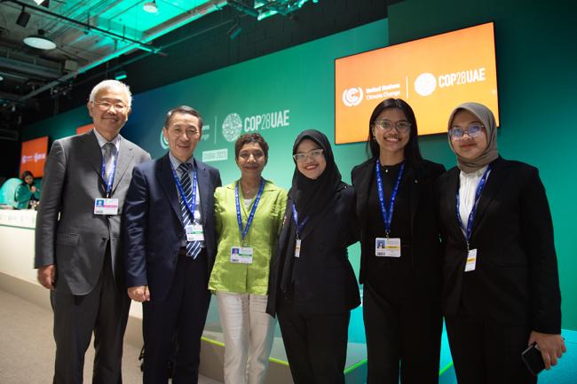 1- Group Picture- ITTO-Side Event -COP28 5dec2023 - Photo