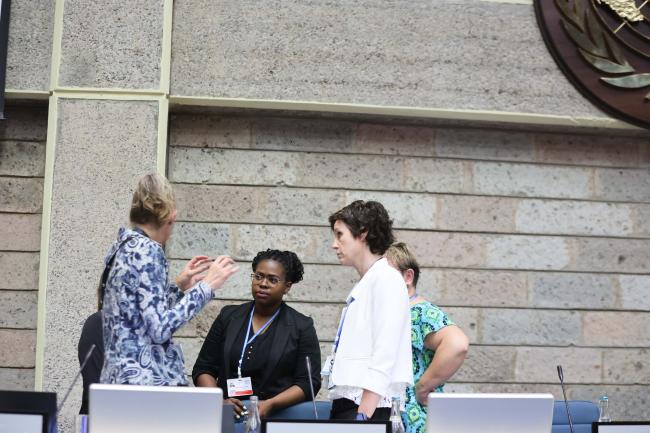 OEWG Chair Gudi Alkemade consults with the Co-Facilitators of Contact Group 2 and 3