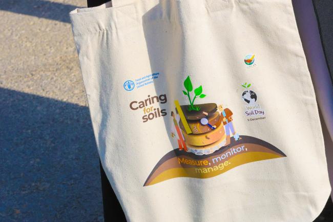 Caring for soils Bag 